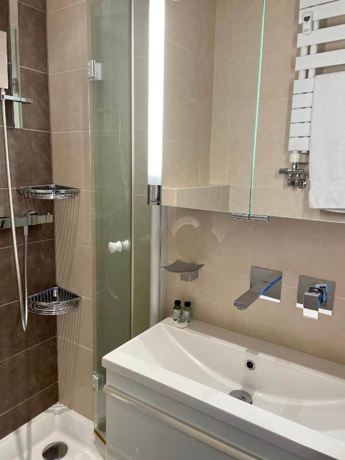 Chambre Idealement Situee A 50M De La Croisette Cannes Bagian luar foto